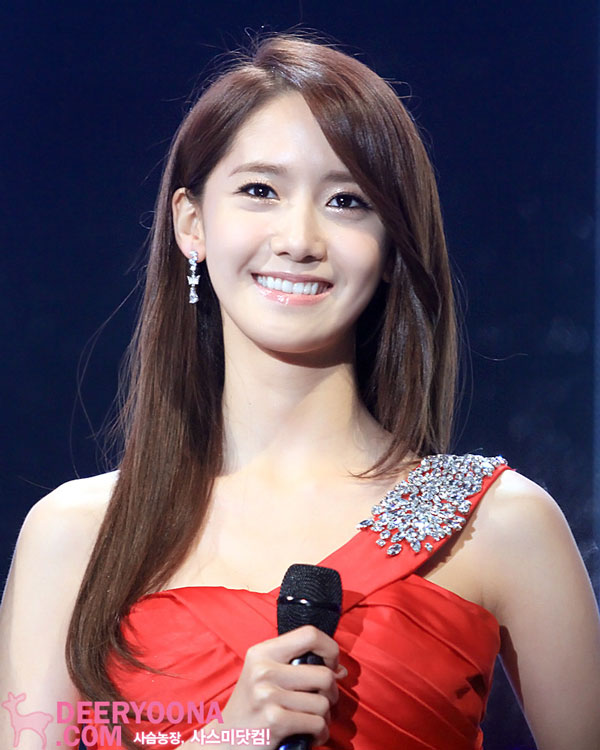 [PICS][05-01-2012] MC Yoona tại SBS Gayo Daejun 2011 Yoona-sbs-gayo-daejun-2