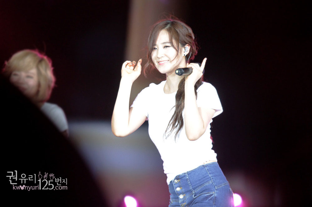 Yuri focus @ SMTown Live in Taiwan 2012 Smtown-taiwan-yuri-4