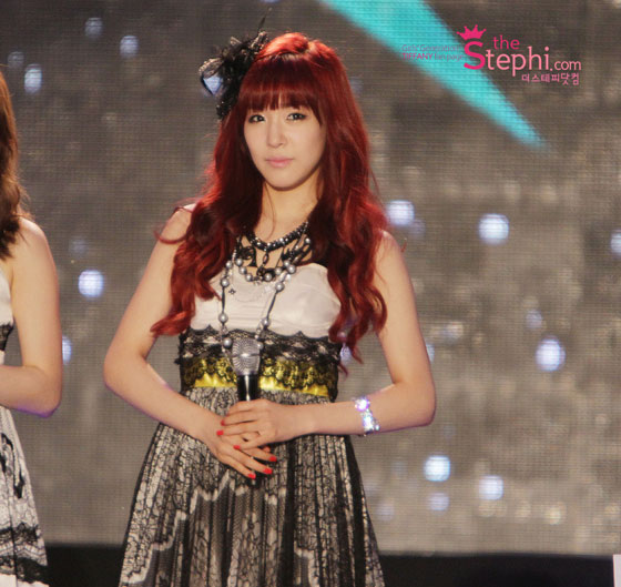 [FANYISM] [VER 4] Eye Smile(¯`'•.¸ Hoàng Mĩ Anh ¸.•'´¯) ♫ ♪ ♥ Tiffany Hwang ♫ ♪ ♥ Ngơ House - Page 2 Tiffany-suncheon-concert-4