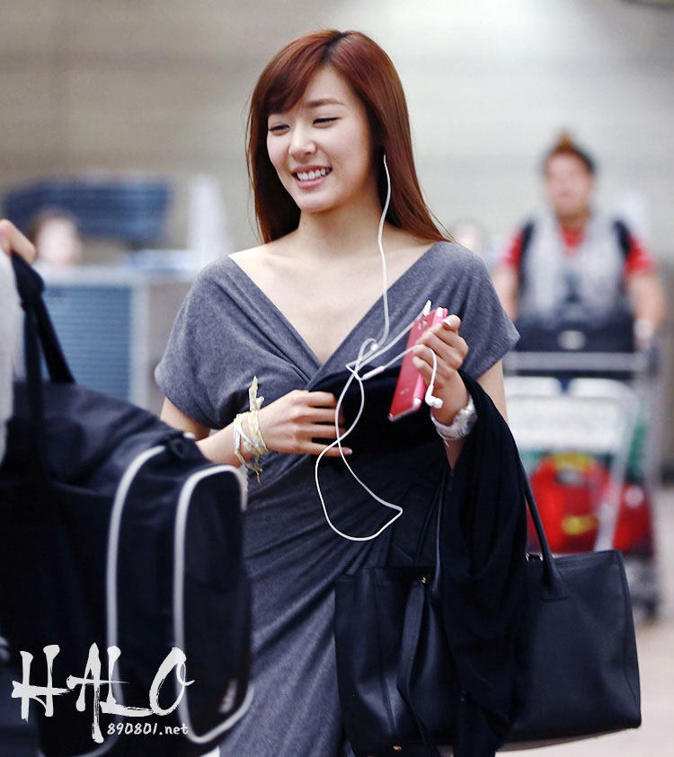 [FANYISM] [VER 4] Eye Smile(¯`'•.¸ Hoàng Mĩ Anh ¸.•'´¯) ♫ ♪ ♥ Tiffany Hwang ♫ ♪ ♥ Ngơ House Tiffany-incheon-airport-20