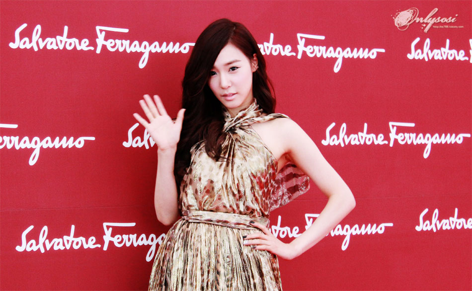 [FANYISM] [VER 9] Eye Smile(¯`'•.¸ Hoàng Mĩ Anh ¸.•'´¯) ♫ ♪ ♥ Tiffany Hwang ♫ ♪ ♥ Ngơ House - Page 15 Tiffany-salvatore-ferragamo-2