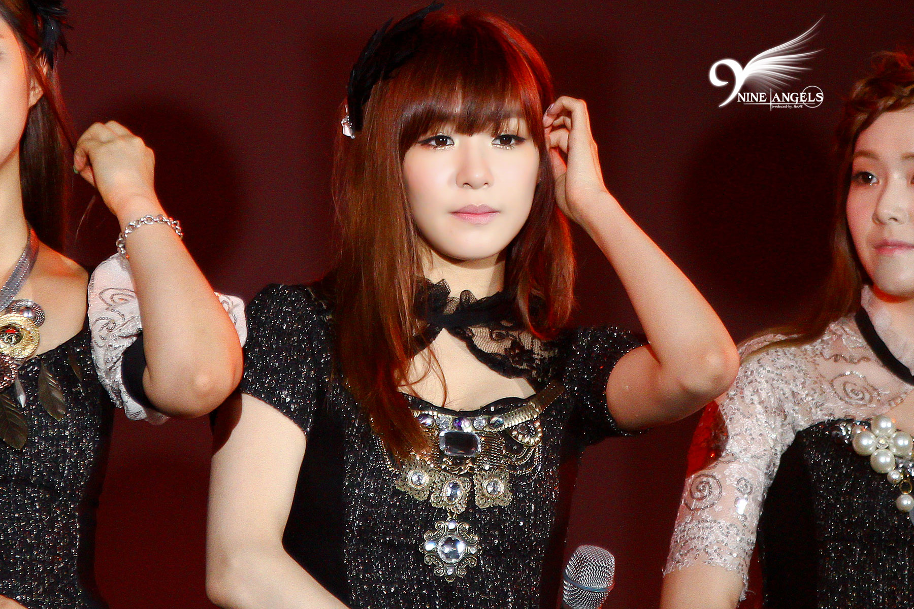 [FANYISM] [VER 4] Eye Smile(¯`'•.¸ Hoàng Mĩ Anh ¸.•'´¯) ♫ ♪ ♥ Tiffany Hwang ♫ ♪ ♥ Ngơ House - Page 2 Tiffany-yeosu-concert-2