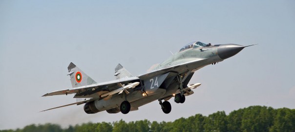 بلغاريا قد تصلح مقاتلتين Mig-29 عن طريق روسيا  Bulgarian_mig-29_photo-Krasimir-Grozev-604x272