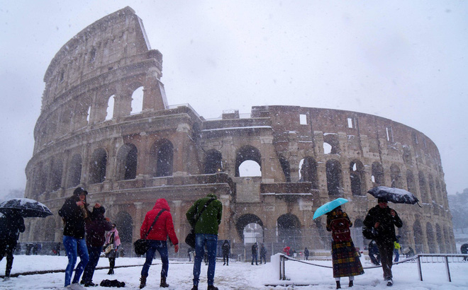 “Thành phố Vĩnh cửu” Rome bỗng hóa trắng xóa sau trận tuyết kỷ lục Photo1519707124597-1519707124597979526819
