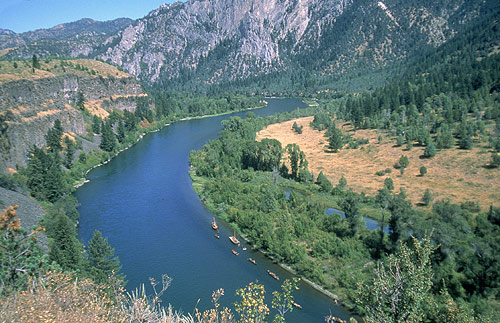 Les Grands Voyageurs  Source_of_missouri_river_national_geographic