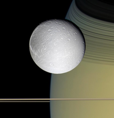 Cassini scopre ossigeno su Dione Dione
