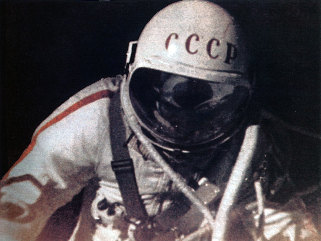 18 mars 1965 : 50 ans de la sortie de Léonov Voskhod-2_leonov