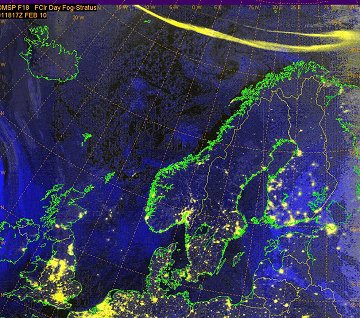 El viento solar está azotando campo magnético de la Tierra Paul-McCrone-DMSP-F18_strip