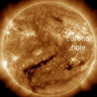 TEMPÊTES SOLAIRES  Coronalhole_sdo_200