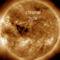  Space Weather Forecasts - EL MAS COMPLETO SEGUIMIENTO del ESTADO del SOL , la MAGNETOSFERA , SUCESOS ASTRONÓMICOS Y ANOMALÍAS CLIMÁTICAS . - Página 3 Coronalhole_sdo_200