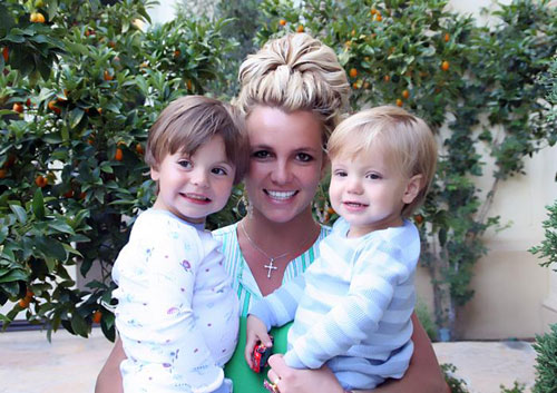 Britney estará junto a sus hijos durante la gira europea! F200810151431013276117510