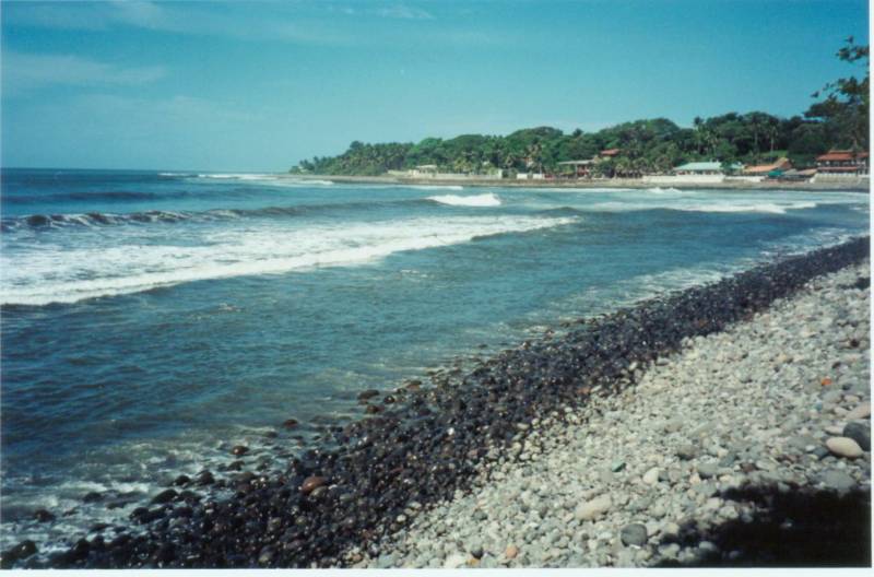 Viajando por el mundo La_libertad_playa_la_paz_y_punta_roca_800x528