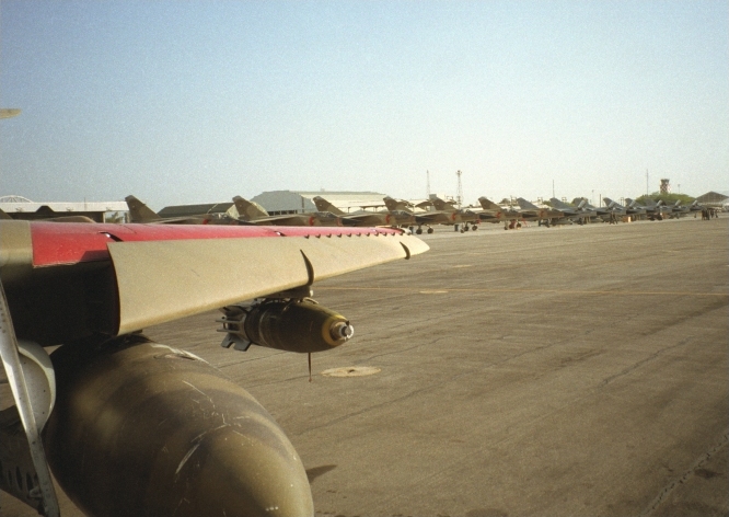 صور للمقاتلات العاملة بالقوات الجوية الكويتية A-4KU-F1