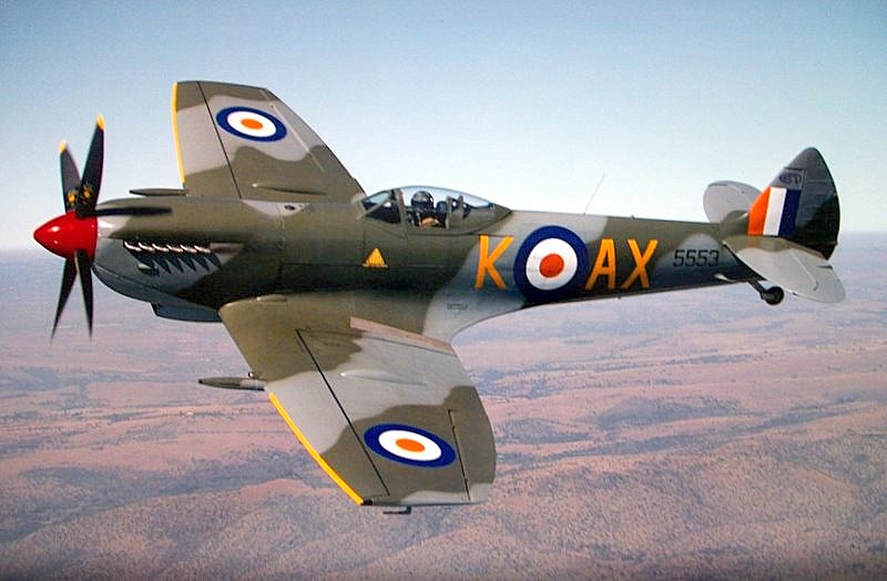 [Jeu] Association d'images - Page 7 SAAF-Spitfire-003