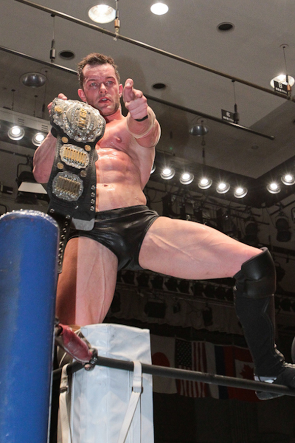 The Extreme Raid (12/7/14) : Black Magic 130530_njpw01_16