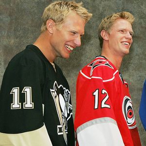 Galeria Carolina Hurricanes Nhl_g_staal-bros_300