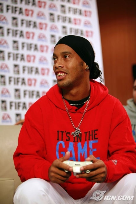    ronaldinho Ronaldinho-interview-20070126043942233-000