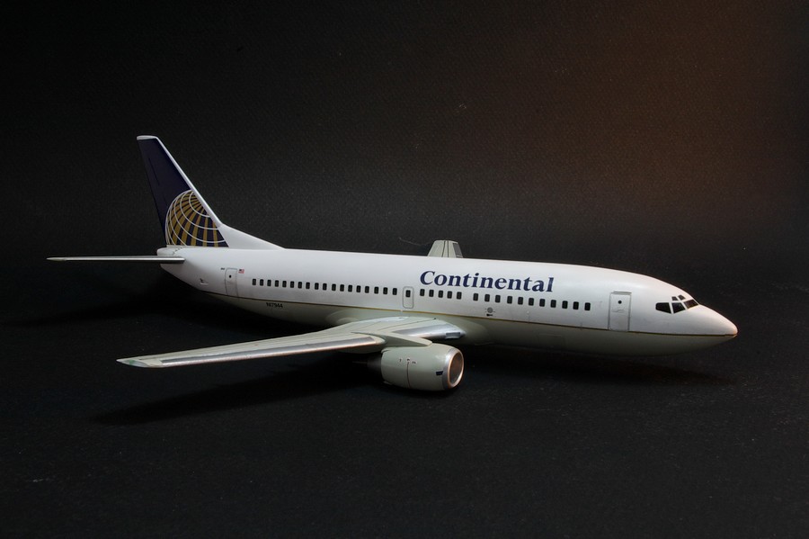 [Minicraft 1/144] Boeing 737-300 "Continental" IMGP0501