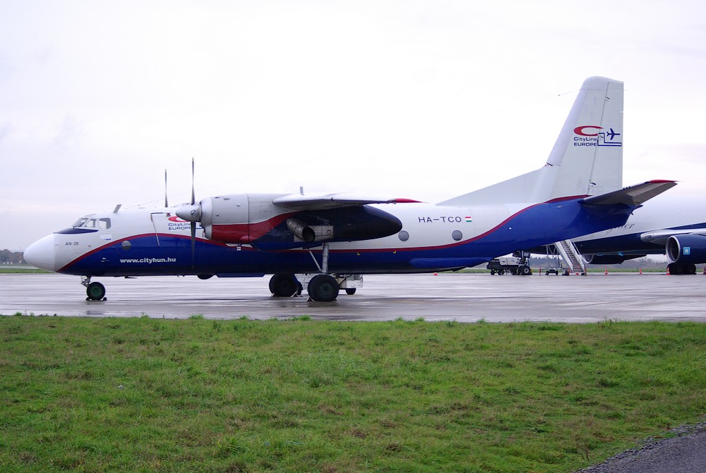 antonov - Antonov 26 HA-TCO le 20.11.10 IMGP6891