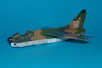 Ling Temco Vought A-7D Corsair II  [Fujimi] 1/72 - Page 2 IMGP4561_200