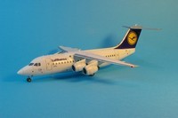 [Revell] Bae Avro RJ 85 - Page 3 IMGP4349_200