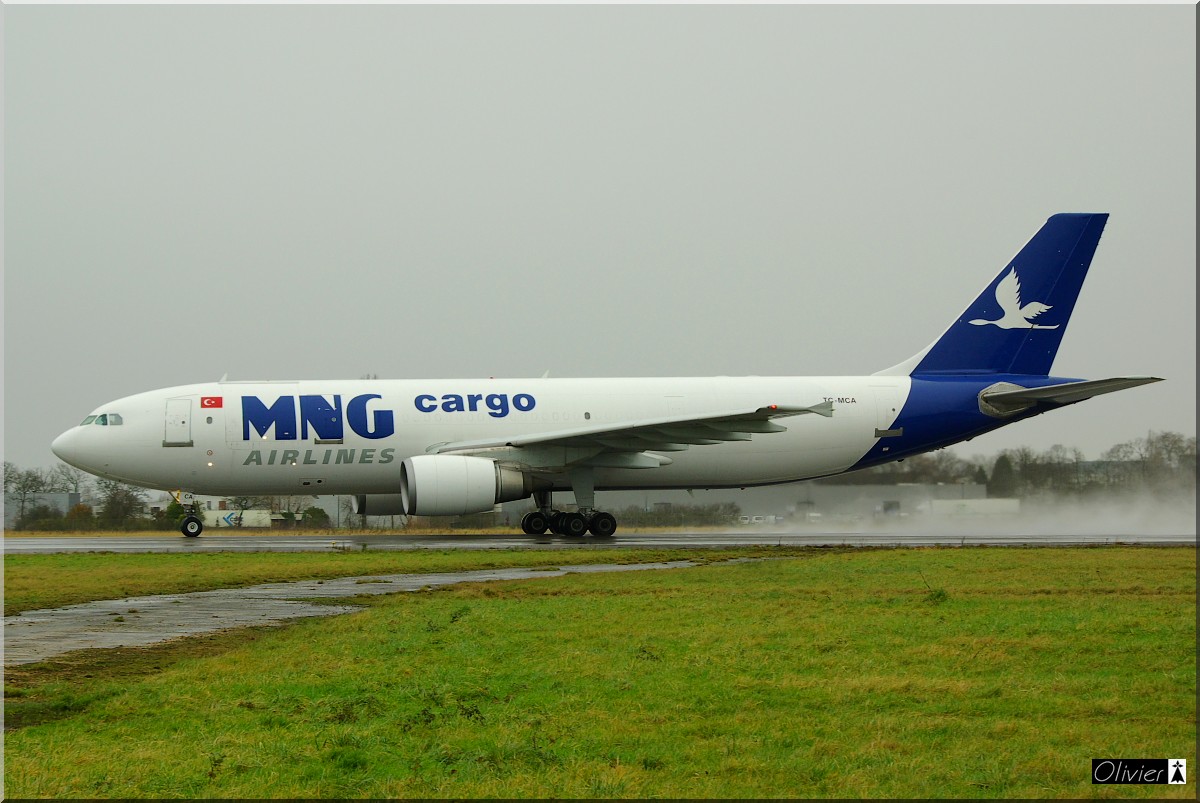 Airbus A300C-605R TC-MCA MNG Cargo Airlines le 30.12.11 - Page 2 IMGP0036