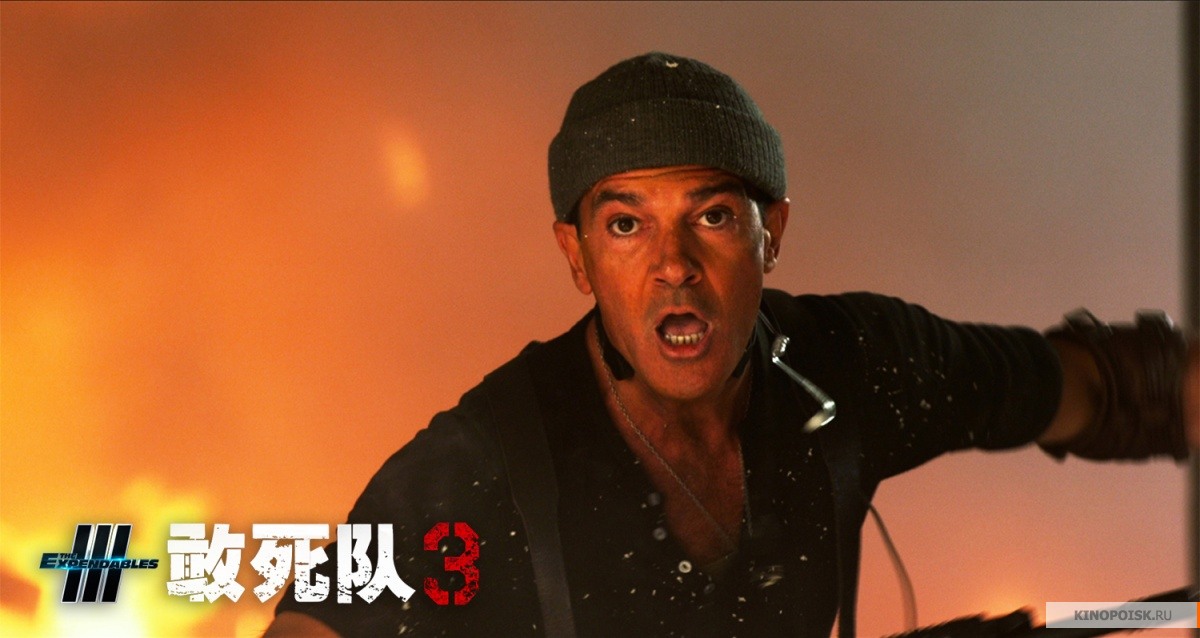 Photos / Videos tournages EX3 - Page 13 Kinopoisk.ru-The-Expendables-3-2391450