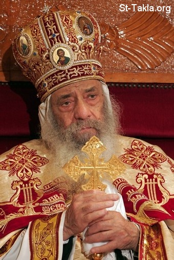 البابا شنودة يرفض إنشاء نقابة للكهنة Www-St-Takla-org__CopticPope-Shenouda-3rd-Prayers-038