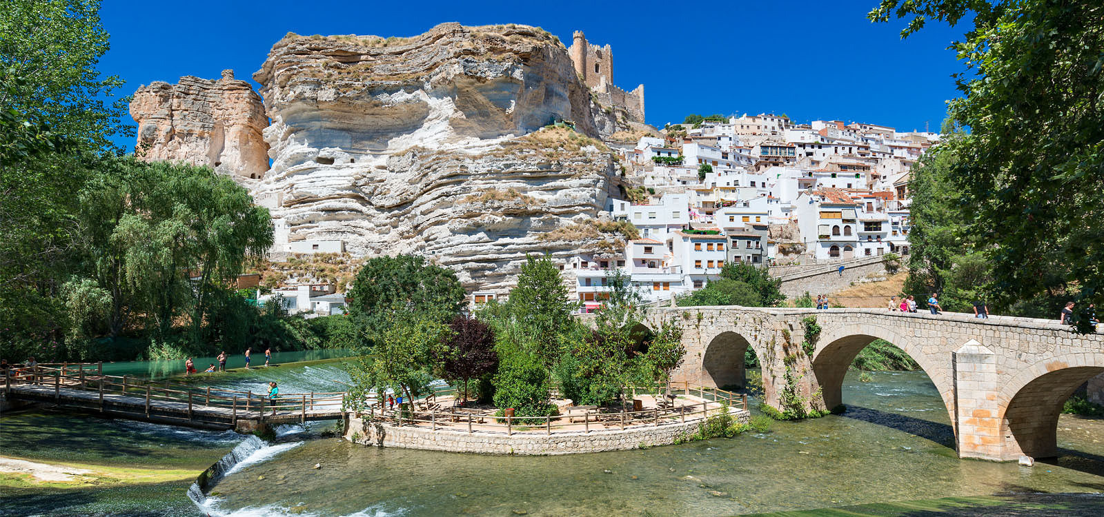 Curiosos pueblos de España situados en lugares sorprendentes 2262412fa86af7149831f8e50f756bd4