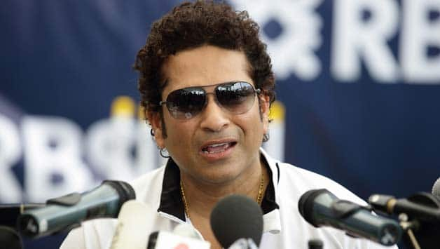 World Dominators-Major Announcement - Page 2 Sachin-Tendulkar-speaks-during-a-press-conference-after-his-masterclass-session-with-young-cricke