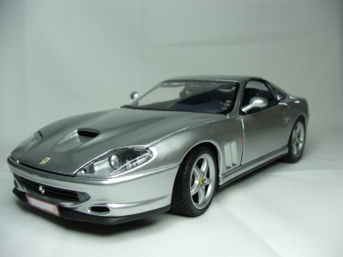 550 Maranello  1/18 Photo_480286_11234745_2014041321163801