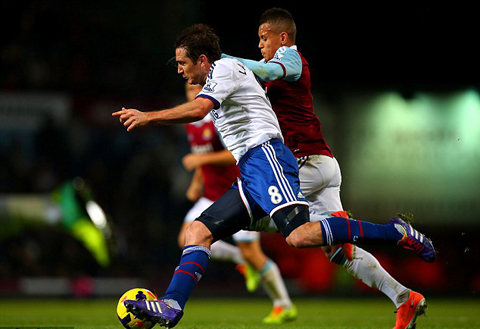 Chấm điểm cầu thủ Chelsea ở trận thắng West Ham 3-0 Article-2511948-1999deb300000578-626_634x447