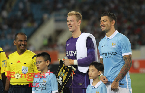 Joe Hart pha trò khiến đội tuyển Việt Nam cười nghiêng ngả Hart_4