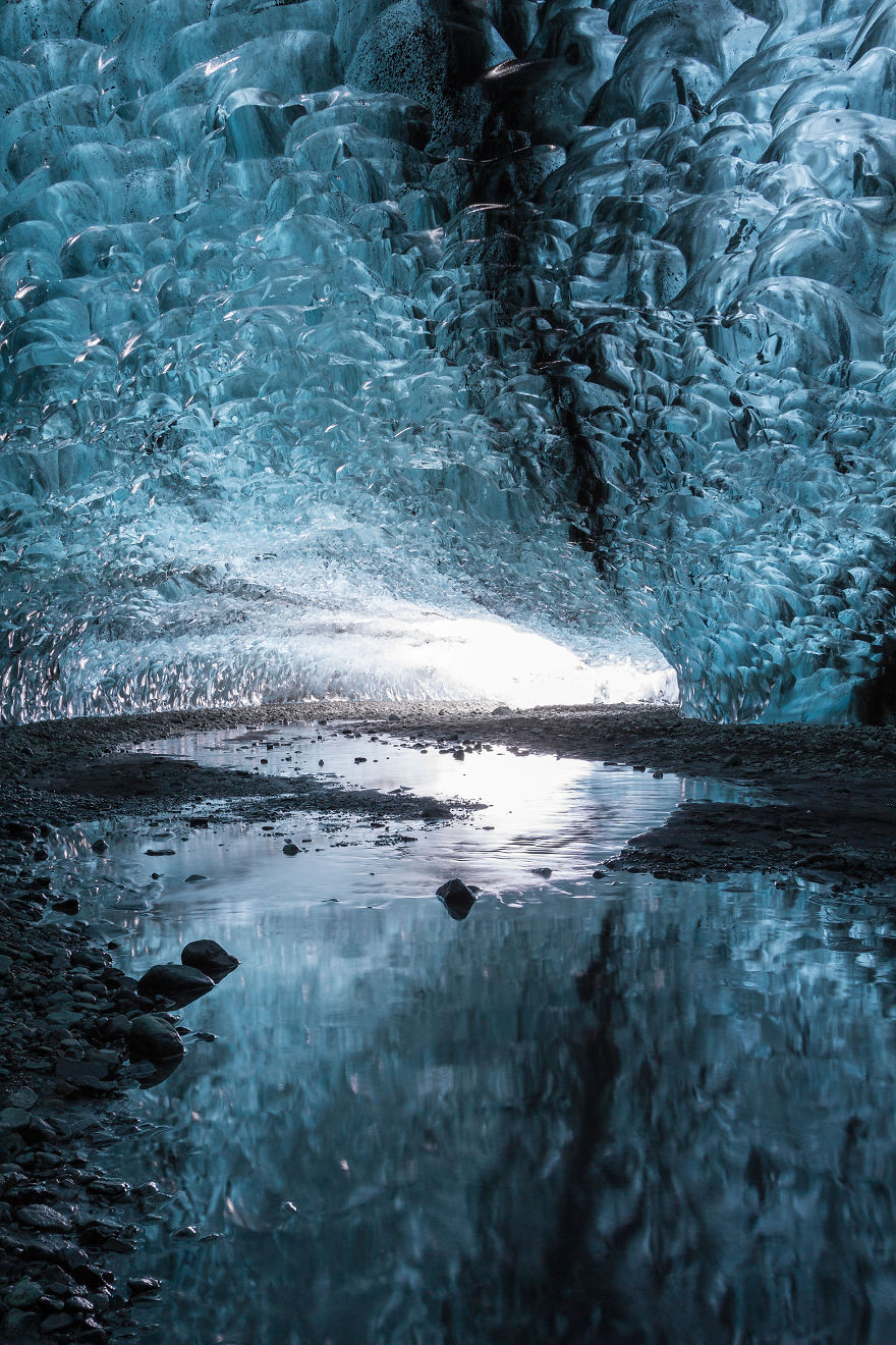 Hang động ở Iceland I-finally-visited-the-ice-caves-in-Iceland18__880