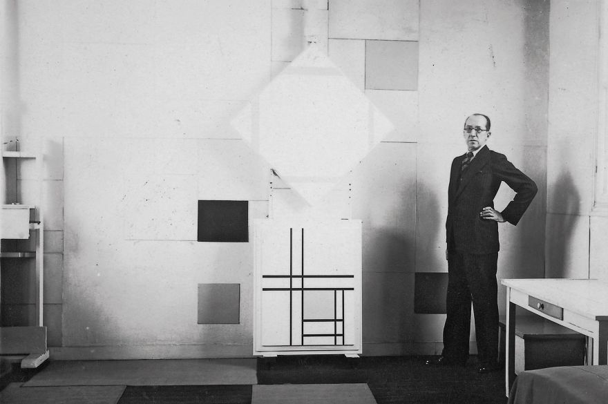 Fotos de 100 artistas en sus estudios Mondrian-in-his-studio-in-Paris-1933__880