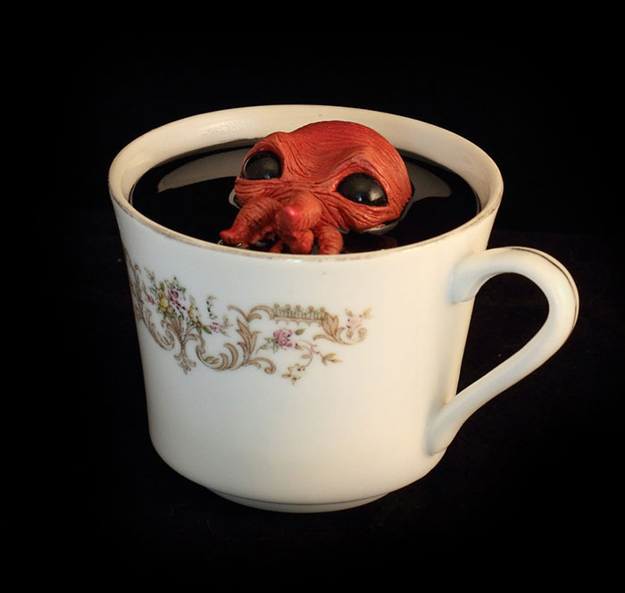 <<<Tazas>>> Cthulhu-tentacle-octopus-teacup-michael-palmer-voodoo-delicious-coverimage