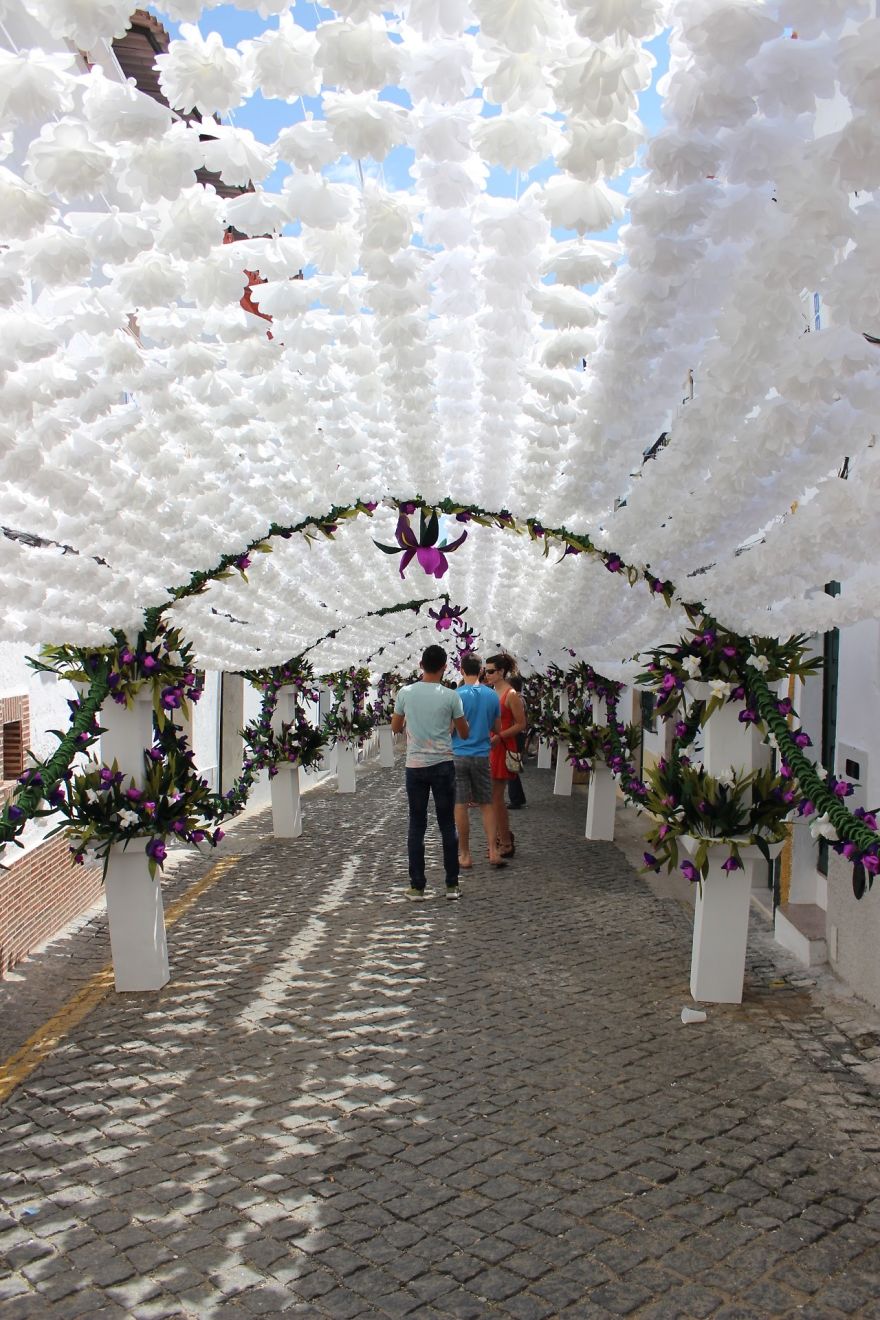 1000s Of Handmade Paper Flowers Cover The Streets Of Alentejo, Portugal IMG_8253__880