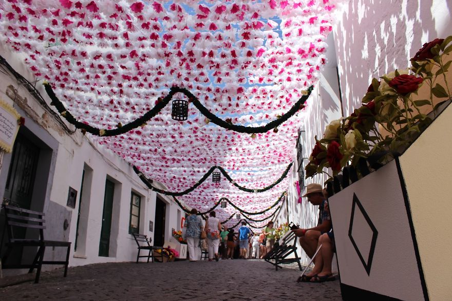 1000s Of Handmade Paper Flowers Cover The Streets Of Alentejo, Portugal IMG_8353__880