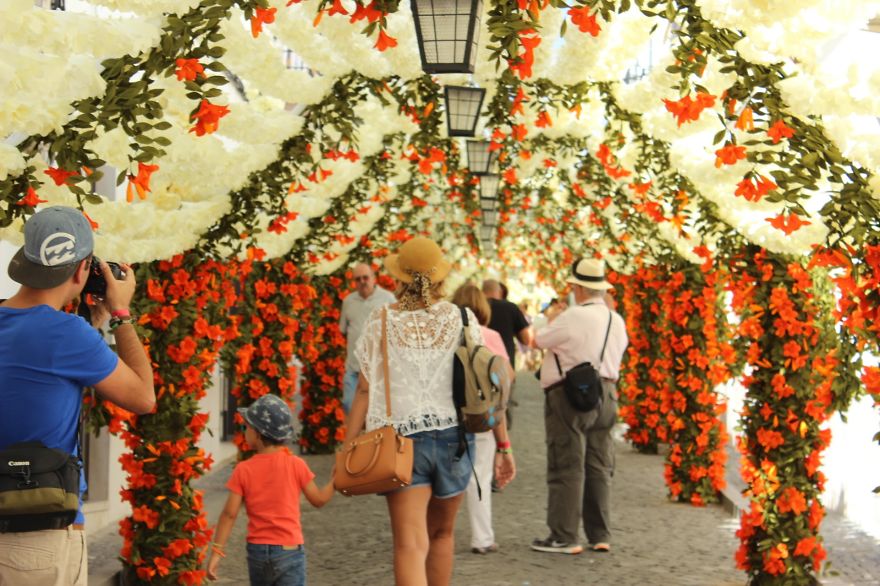 1000s Of Handmade Paper Flowers Cover The Streets Of Alentejo, Portugal IMG_8485__880