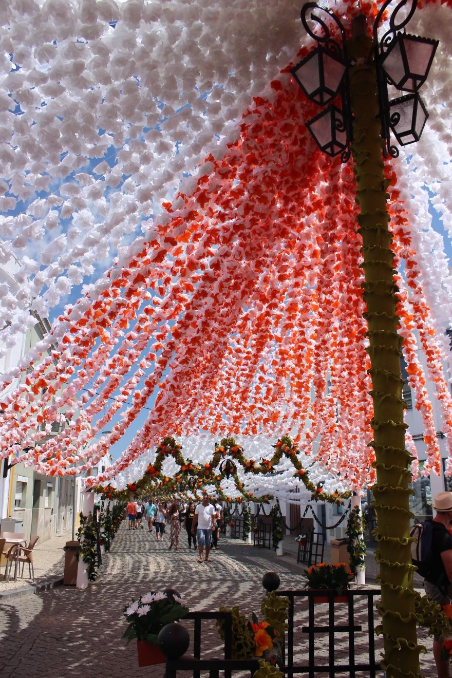 1000s Of Handmade Paper Flowers Cover The Streets Of Alentejo, Portugal IMG_85021__880