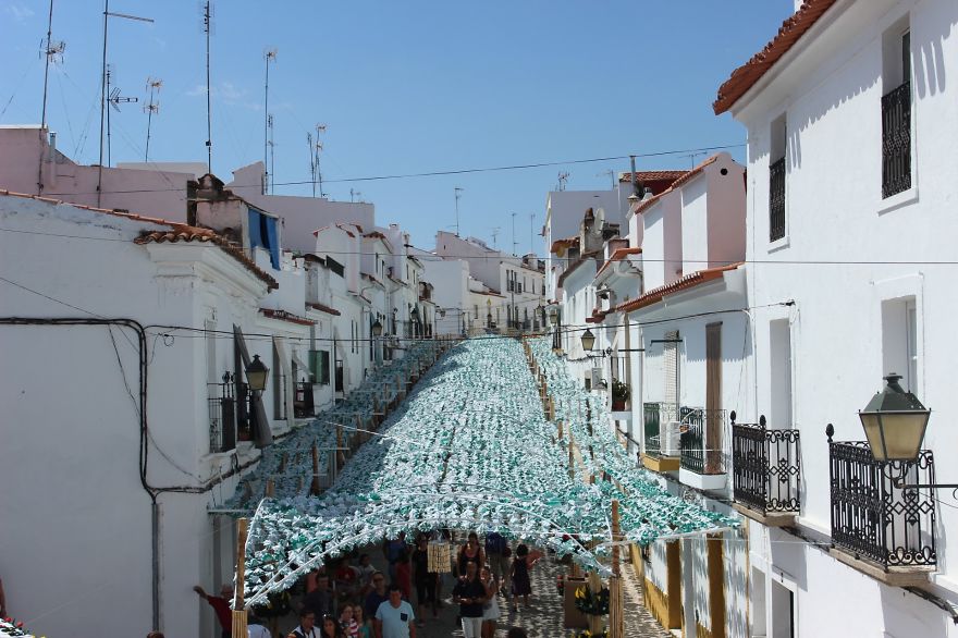 1000s Of Handmade Paper Flowers Cover The Streets Of Alentejo, Portugal IMG_8620__880