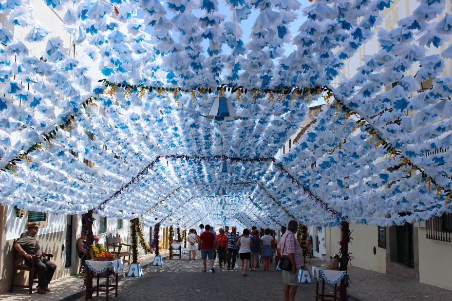 1000s Of Handmade Paper Flowers Cover The Streets Of Alentejo, Portugal IMG_8692__880