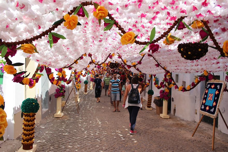 1000s Of Handmade Paper Flowers Cover The Streets Of Alentejo, Portugal IMG_8744__880