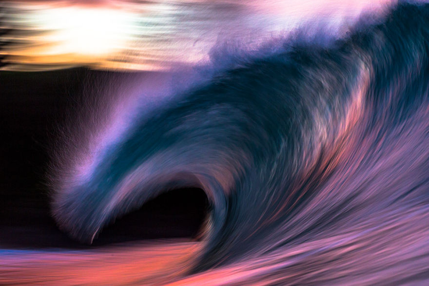 Ce photographe a passé 6 ans de sa vie à photographier le fracas des vagues sous tous les angles ! Par Corentin Vilsalmon                                  I-capture-the-ocean-and-its-many-moods-57cd27d01a8c1-png__880