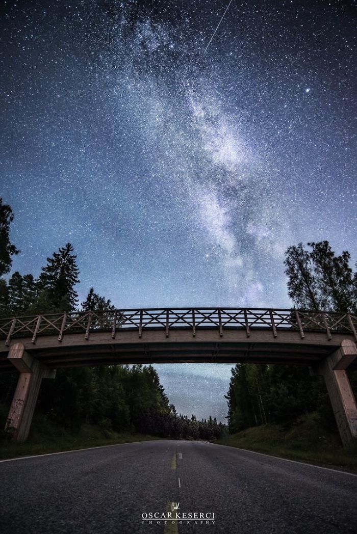 Depuis plus de deux ans, ce photographe immortalise la beauté du ciel étoilé finlandais ! Par Corentin Blue-night-I-spent-two-years-photographing-the-night-sky-in-Finland-584fb2309421d__700