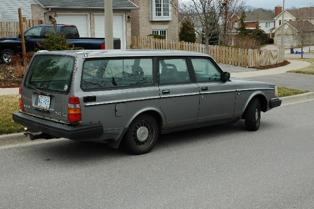 Recherche Volvo 240 1990_volvo_240_4_dr_dl_wagon-pic-59045