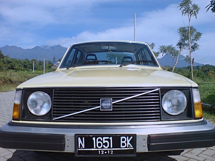 Volvo Heritage Club ,asi de bien cuida a sus clientes 1975_volvo_240-pic-611329846862053358