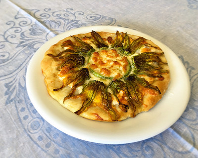 fleurs - Pizza aux fleurs de courgettes et au taleggio I124399-pizza-aux-fleurs-de-courgettes-et-au-taleggio