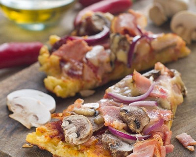 Pizza jambon, champignons et oignon rouge I30474-pizza-jambon-champignons