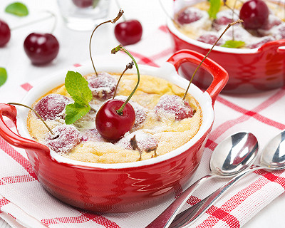 Petits clafoutis cerises et rhum I92756-petits-clafoutis-cerises-et-rhum